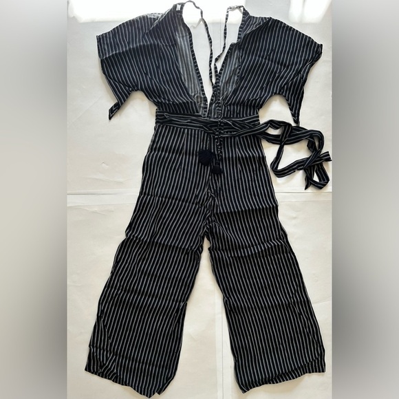FAITHFULL the Brand Cedric Jumpsuit striped white and black v neck size 4 - Picture 15 of 15